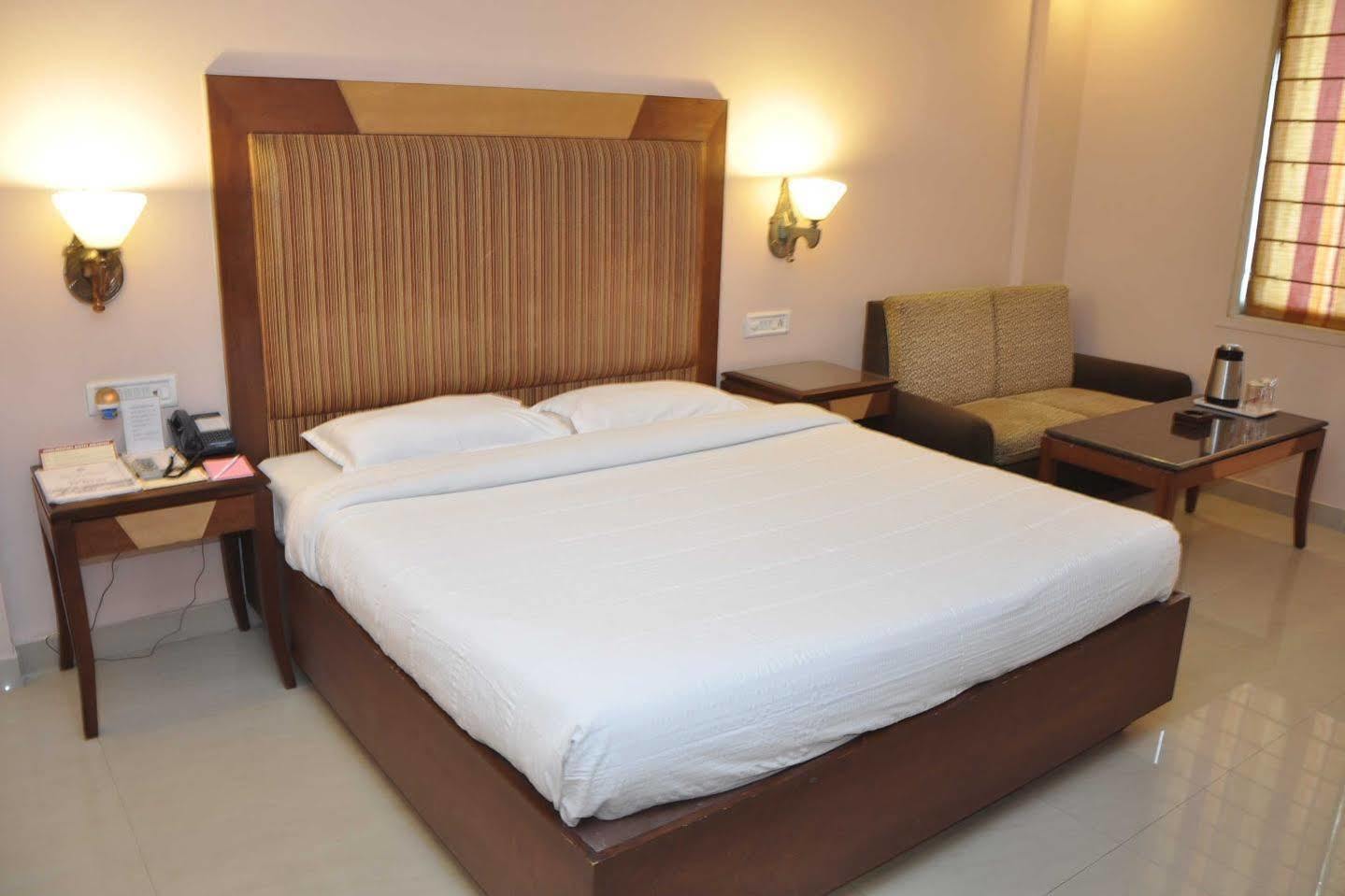 Hotel Grand International Rāipur Εξωτερικό φωτογραφία